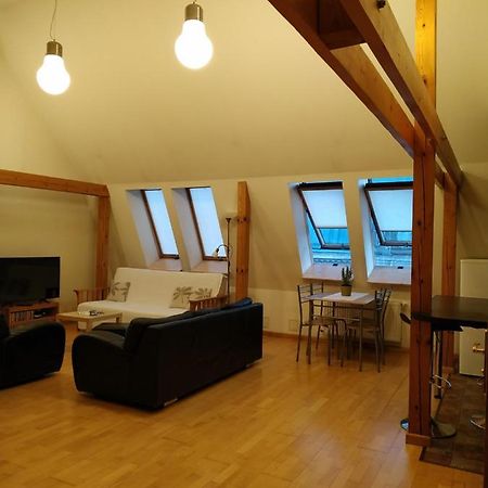 Sunlit Loft Apartment Riga Exteriör bild
